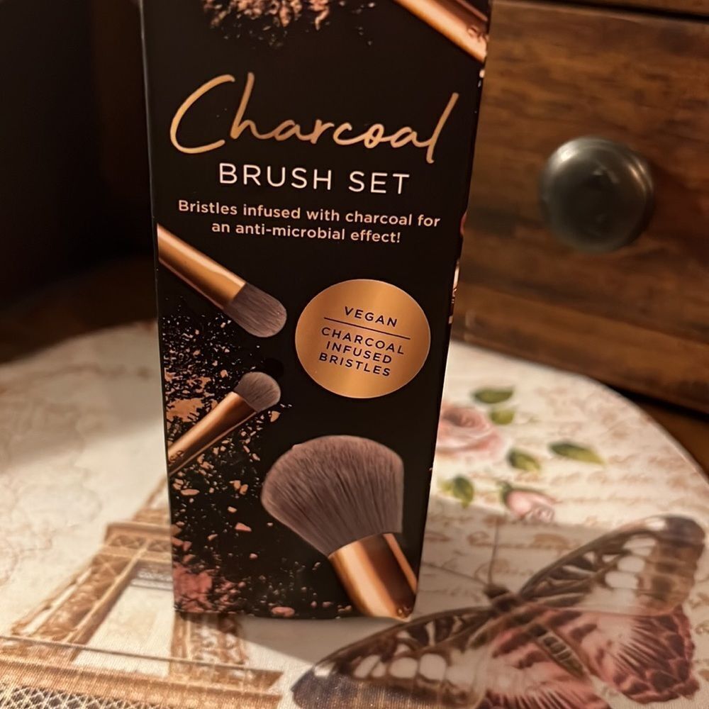 NEW! BDB Billion Dollar Beauty Charcoal Infused Brush Set of (5)